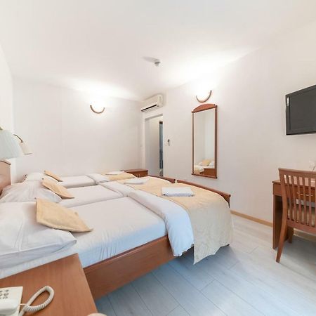 Hotel Hygge Биоград на Мору Екстериор снимка