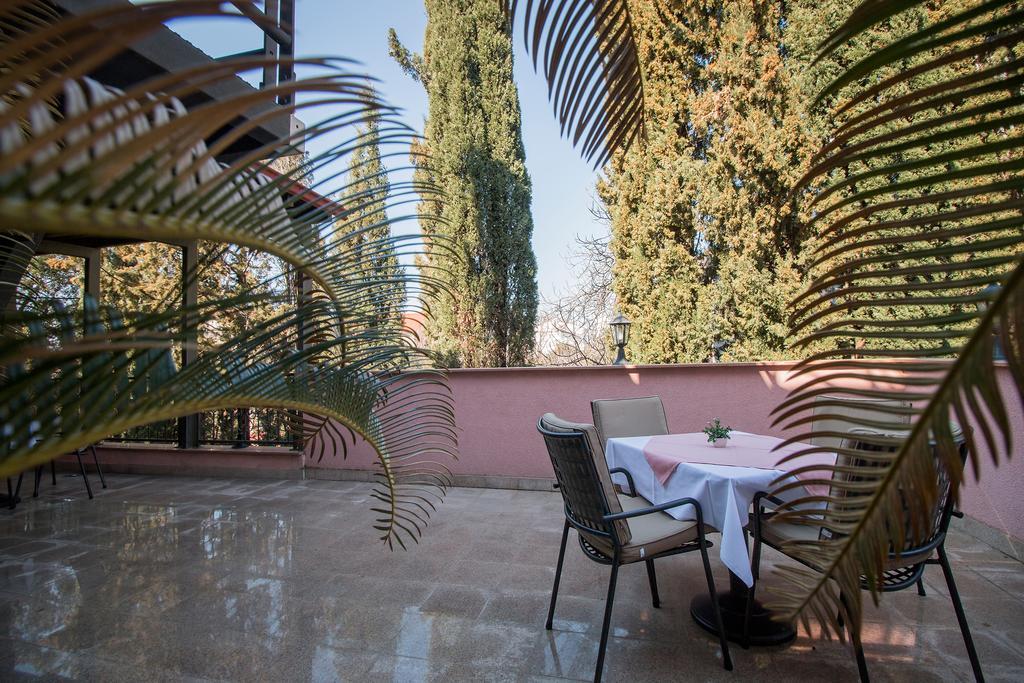 Hotel Hygge Биоград на Мору Екстериор снимка