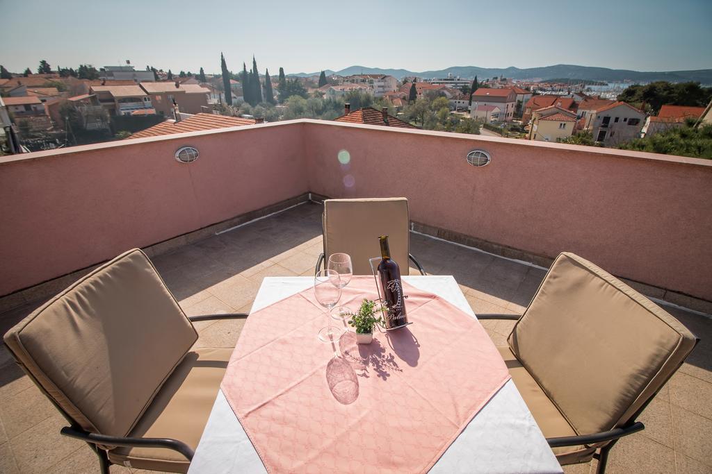 Hotel Hygge Биоград на Мору Екстериор снимка