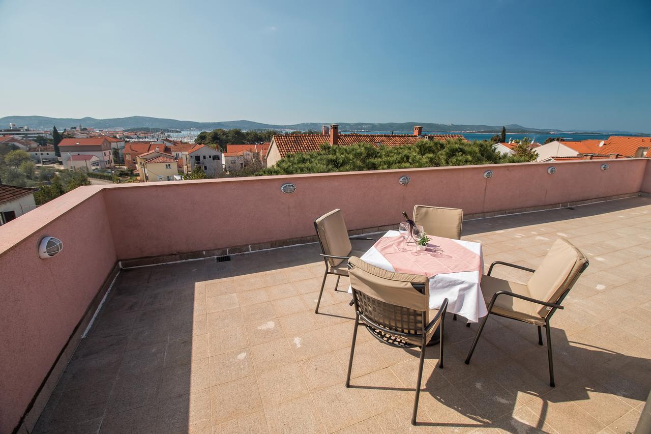 Hotel Hygge Биоград на Мору Екстериор снимка
