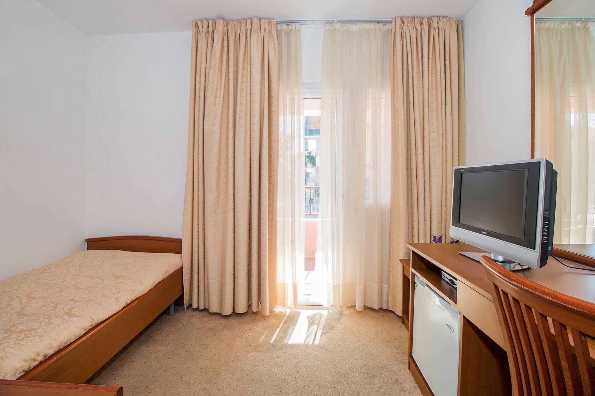 Hotel Hygge Биоград на Мору Екстериор снимка