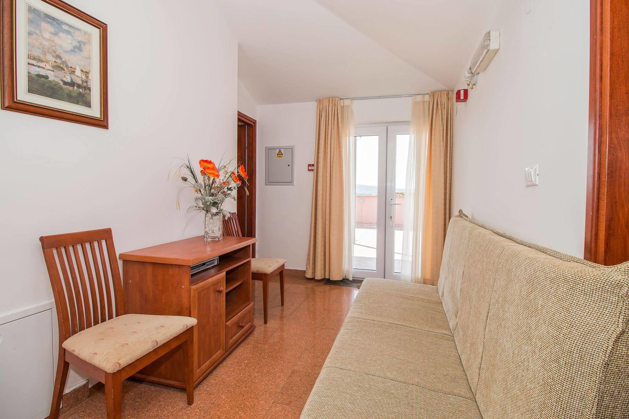 Hotel Hygge Биоград на Мору Екстериор снимка