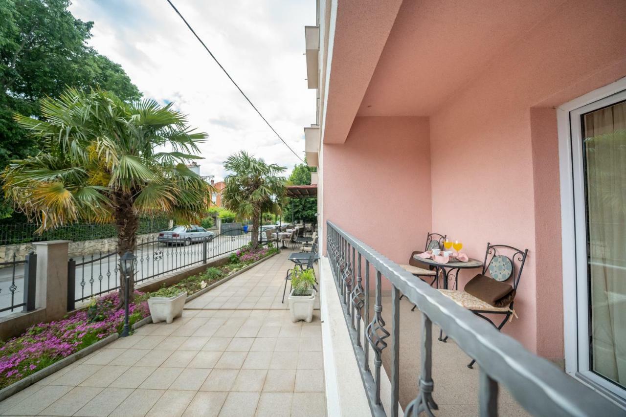 Hotel Hygge Биоград на Мору Екстериор снимка