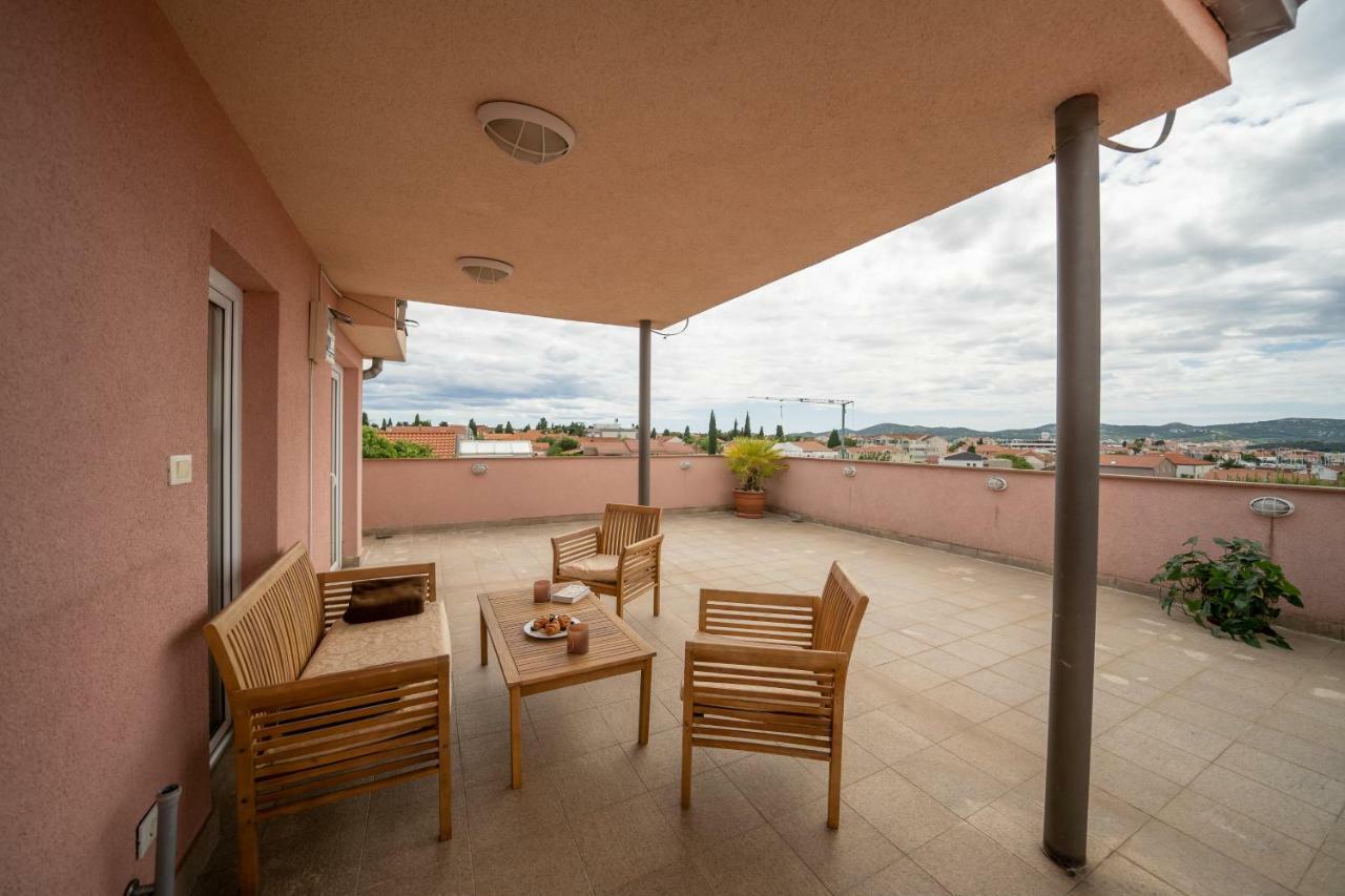 Hotel Hygge Биоград на Мору Екстериор снимка