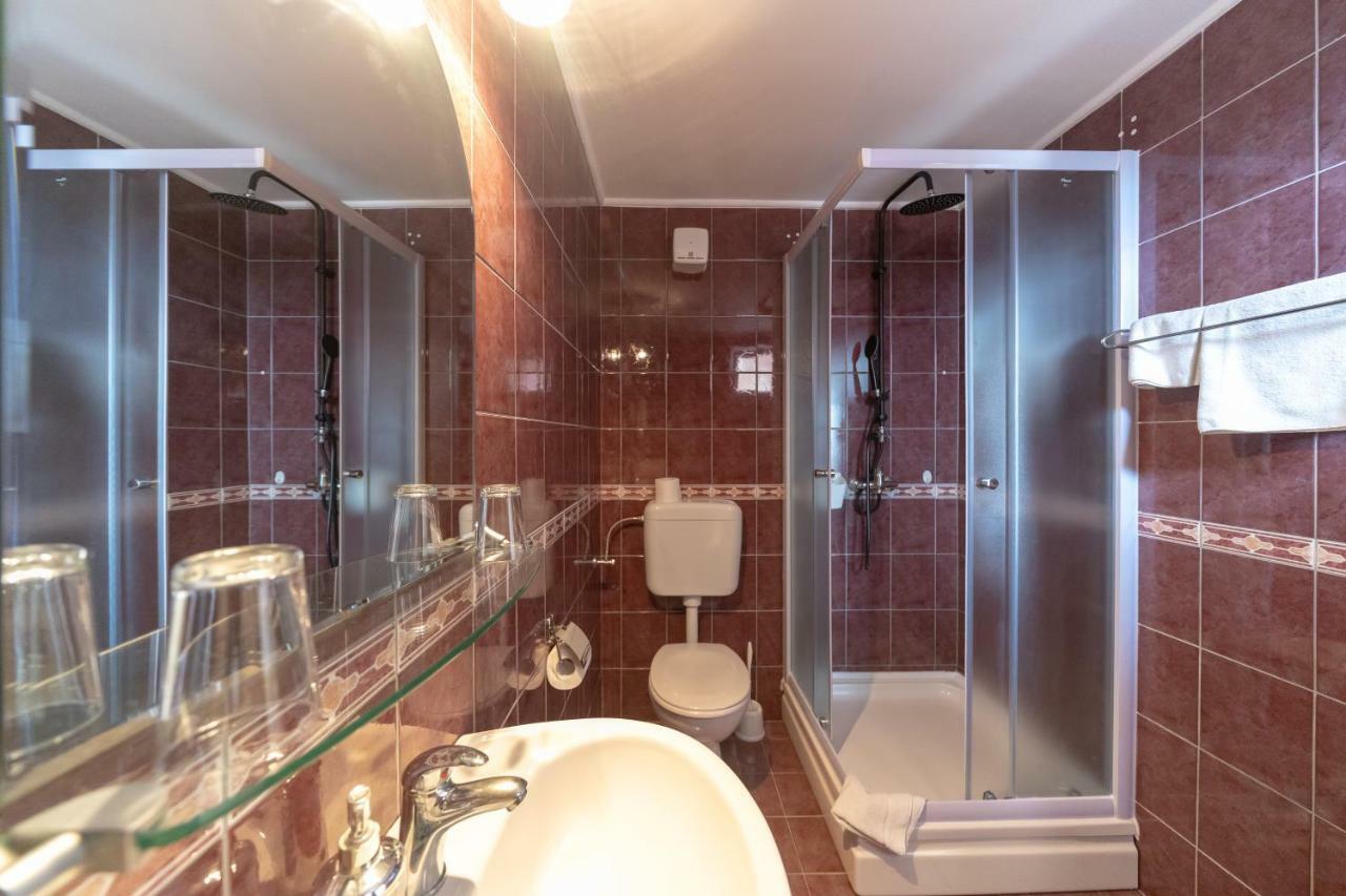 Hotel Hygge Биоград на Мору Екстериор снимка