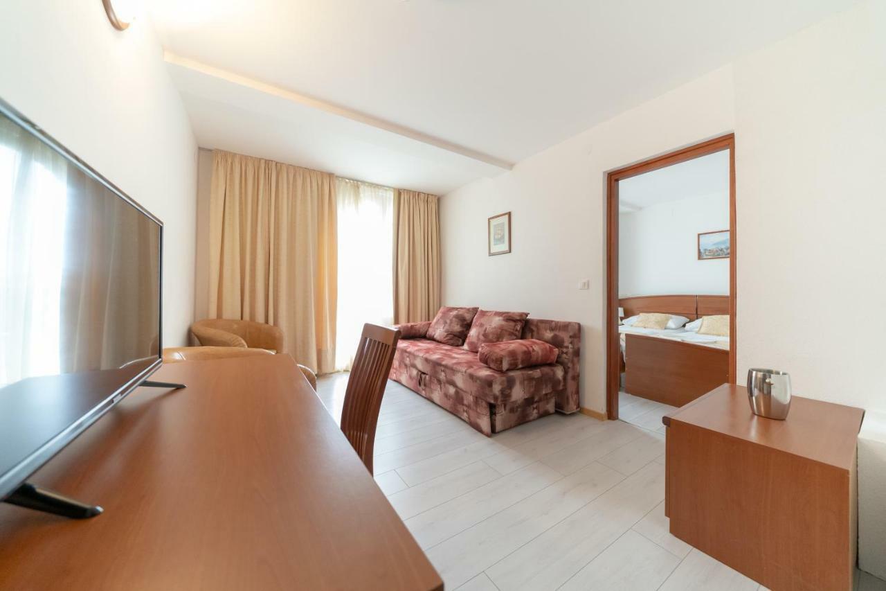 Hotel Hygge Биоград на Мору Екстериор снимка