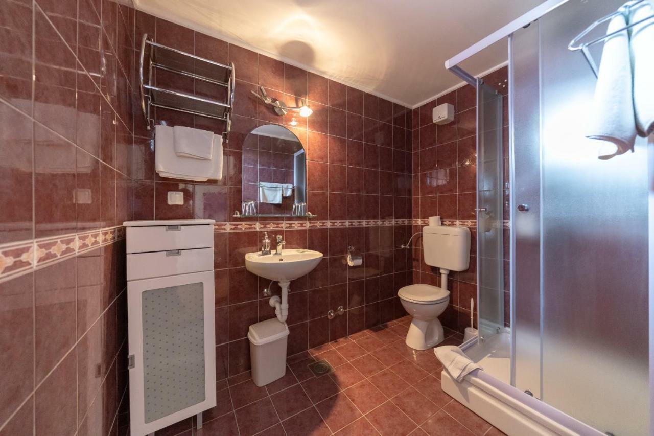 Hotel Hygge Биоград на Мору Екстериор снимка